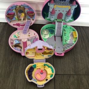 Vintage Bluebird Polly Pocket compacts with figures